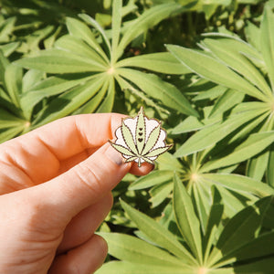 pot leaf | enamel pin